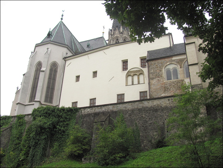 arcibiskupský palác z románského období