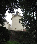 barokizovaná obytná věž, která byla v době románské součástí původního opevnění